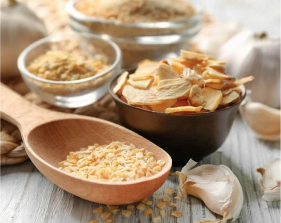 Top Benefits of Using Dehydrated Garlic in Restaurants and Catering